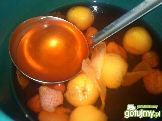 Kompot ze śliwek żółtych i truskawek