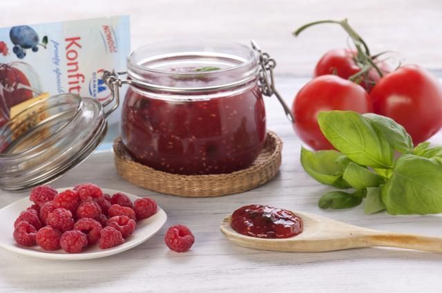 Konfitura malinowo-pomidorowa z bazylią Konfitura malinowo-pomidorowa z bazylią
