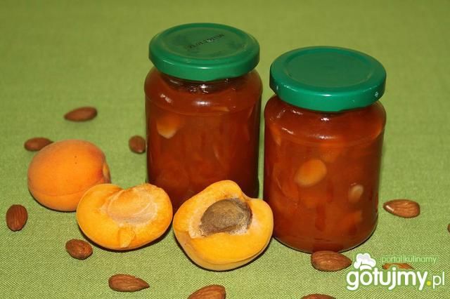 Konfitura morelowa z migdałami