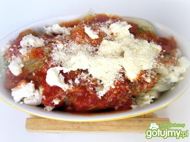 Koper włoski z mozzarellą w pomidorach