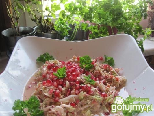 Koperkowa surówka z ziarnami granatu