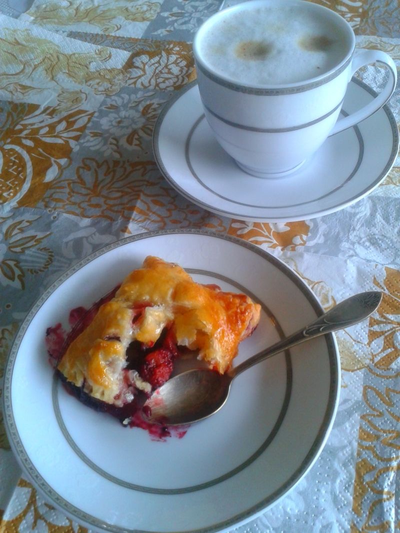 Koperty francuskie z owocami leśnymi Koperty francuskie z owocami leśnymi