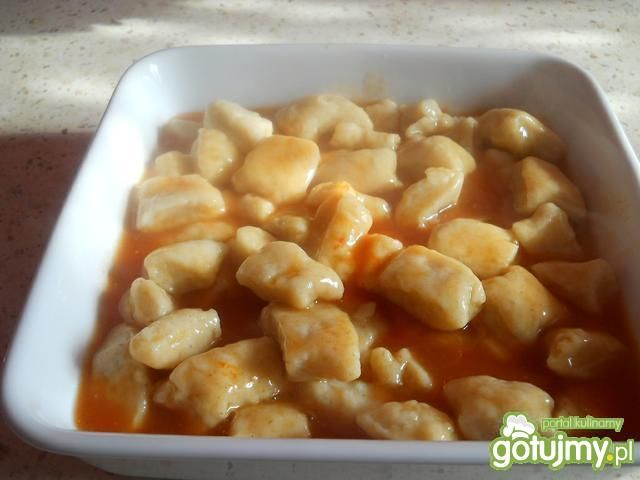 Kopytka w sosie pomidorowym