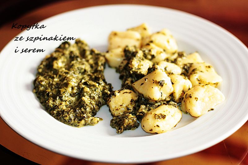 Kopytka w sosie szpinak -owo serowym