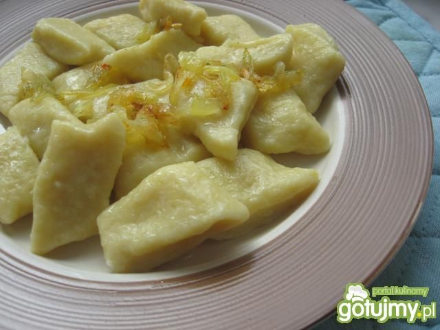 Kopytka z duszoną cebulką