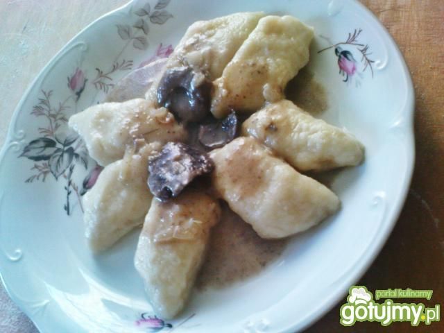 Kopytka z sosem grzybowym  Kopytka z sosem grzybowym