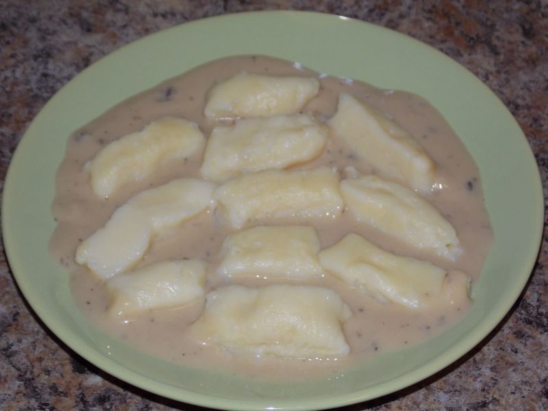 Kopytka z sosem grzybowym