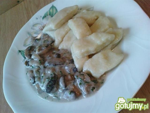 Kopytka z sosem pieczarkowym 5 Kopytka z sosem pieczarkowym 5