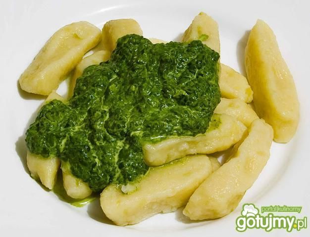 Kopytka z sosem szpinakowym