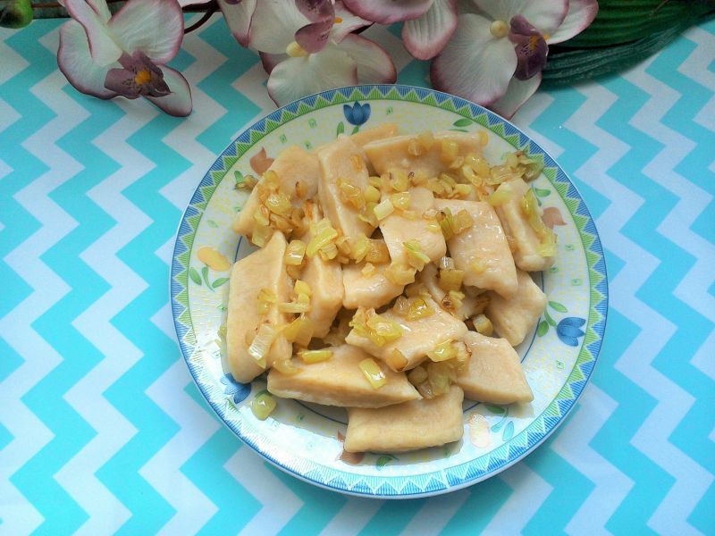 Kopytka ze smażoną cebulką