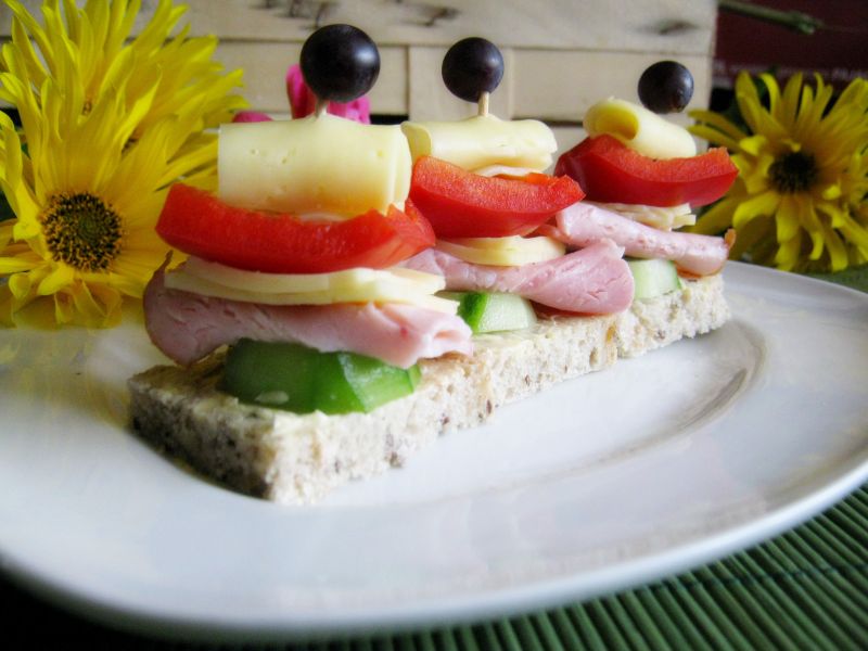 Koreczki na pieczywie Koreczki na pieczywie