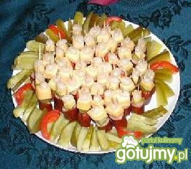 Koreczki z kabanosem i cebulką koktajlow Koreczki z kabanosem i cebulką koktajlow