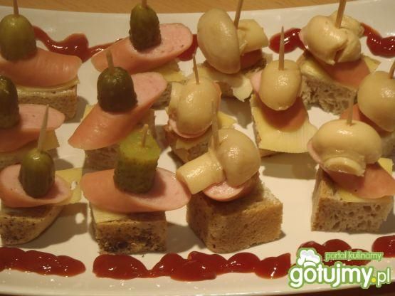 Koreczki z parówkami Koreczki z parówkami