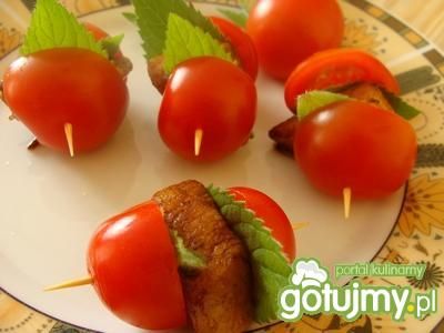 Koreczki z pomidorkami cherry Koreczki z pomidorkami cherry