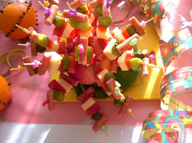 Koreczki z sera żółtego Koreczki z sera żółtego