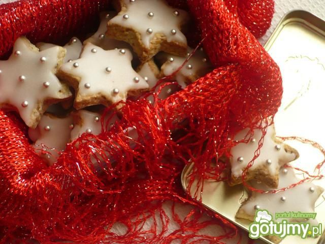 Korzenne gwiazdki z lukrem Korzenne gwiazdki z lukrem