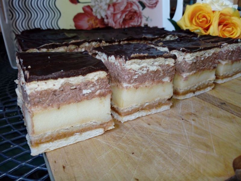 Kostka orzechowo - kajmakowa