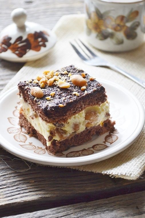 Kostka z brzoskwiniami i orzeszkami ziemnymi 