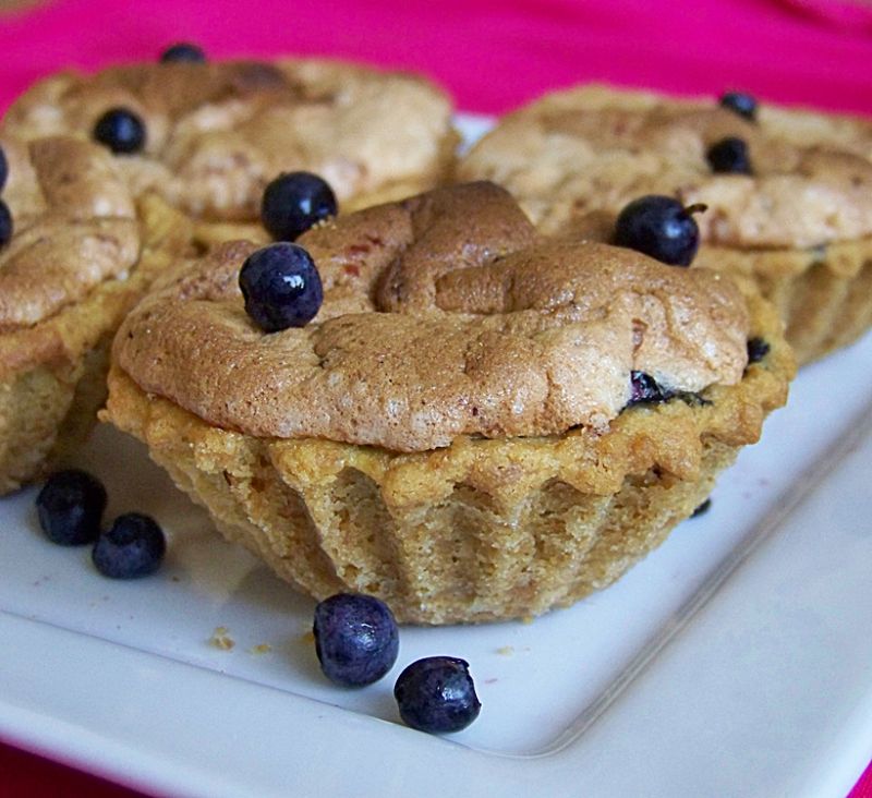 Koszyczki jagodowo-serowe z bezą