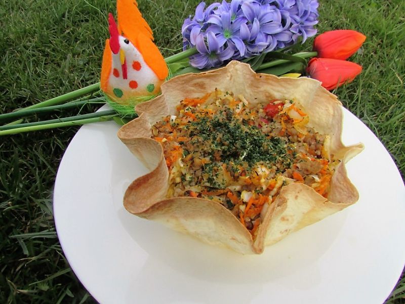 Koszyczki z tortilli z dodatkami