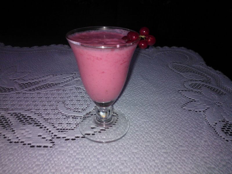 Kotajl z czerwonej porzeczki Kotajl z czerwonej porzeczki