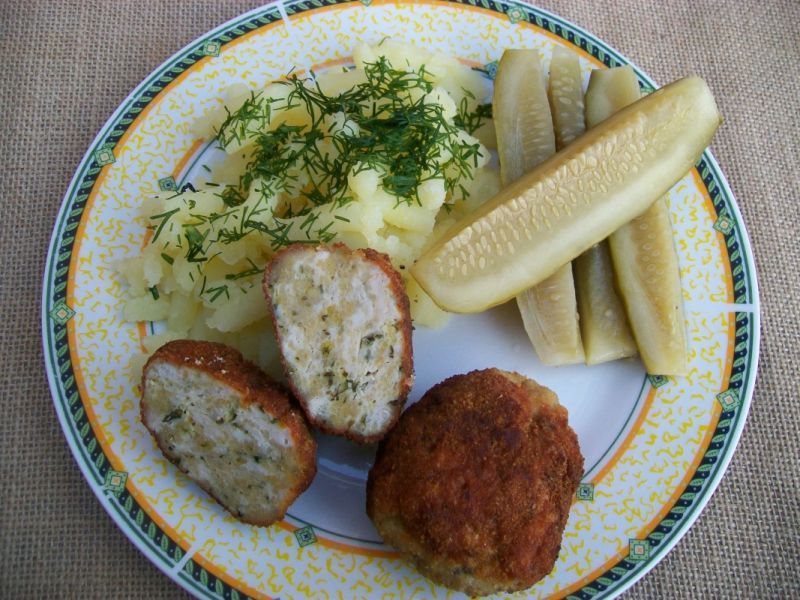 Kotleciki drobiowe z czosnkiem niedźwiedzim Kotleciki drobiowe z czosnkiem niedźwiedzim