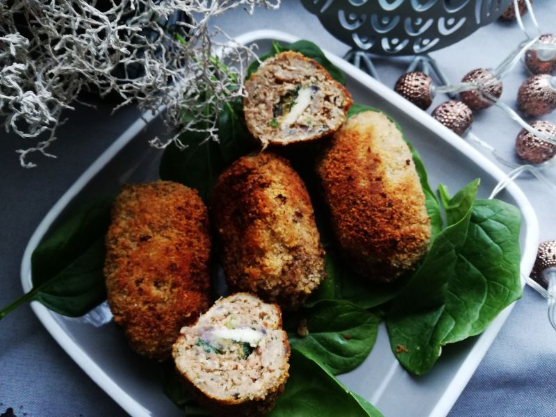 Kotleciki  faszerowane szpinakiem i serem