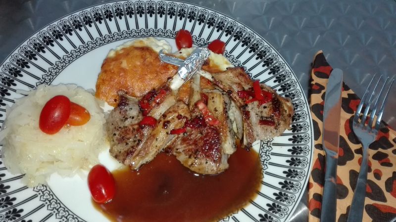 Kotleciki jagnięce z ziemniakami dauphinoise