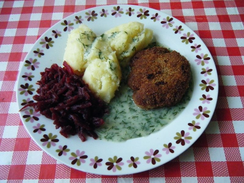 Kotleciki mielone w sosie koperkowym Kotleciki mielone w sosie koperkowym