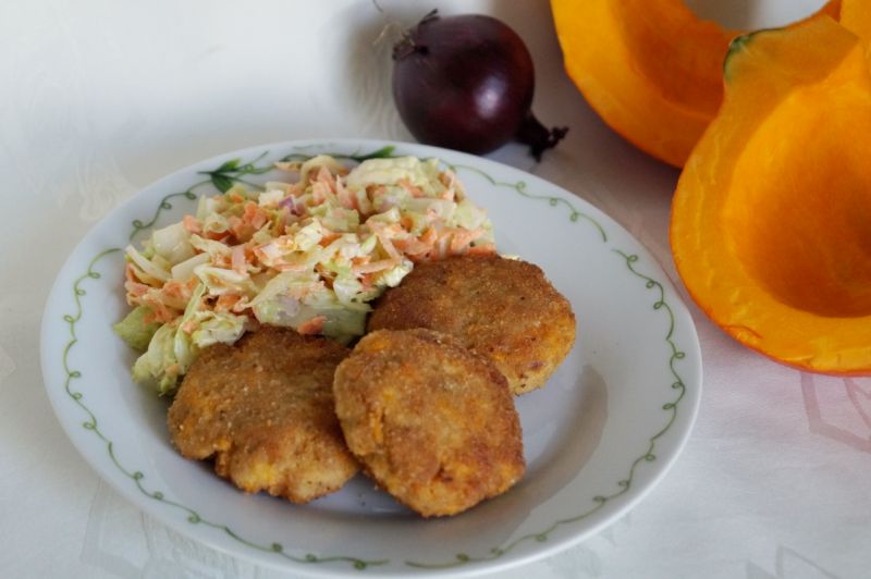 Kotleciki mielone z dynią i czerwoną cebulą Kotleciki mielone z dynią i czerwoną cebulą