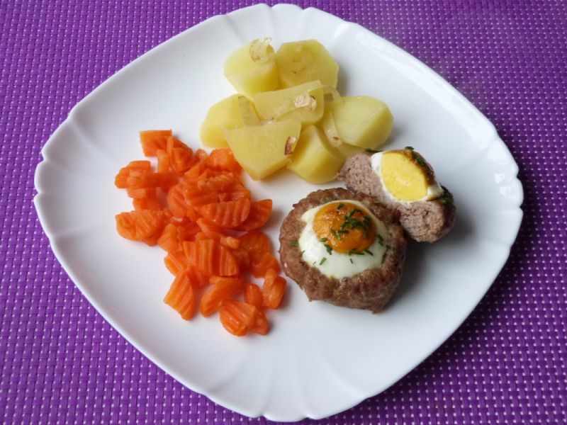 Kotleciki mielone z jajkiem