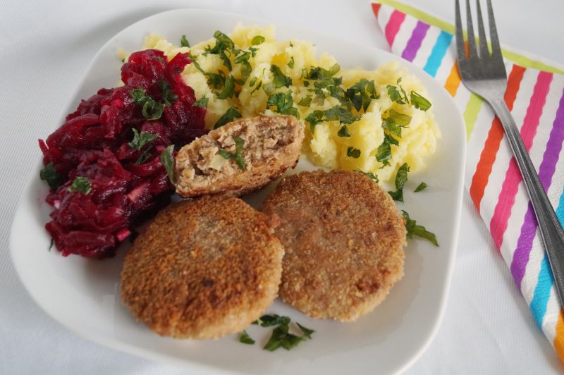 Kotleciki mielone z kaszą orkiszową