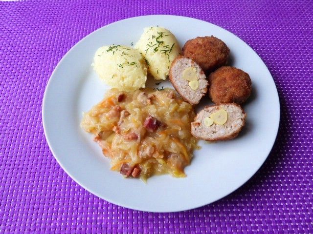 Kotleciki mielone z marynowanym czosnkiem