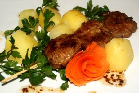 Kotleciki mielone z wołowiny z marchewką