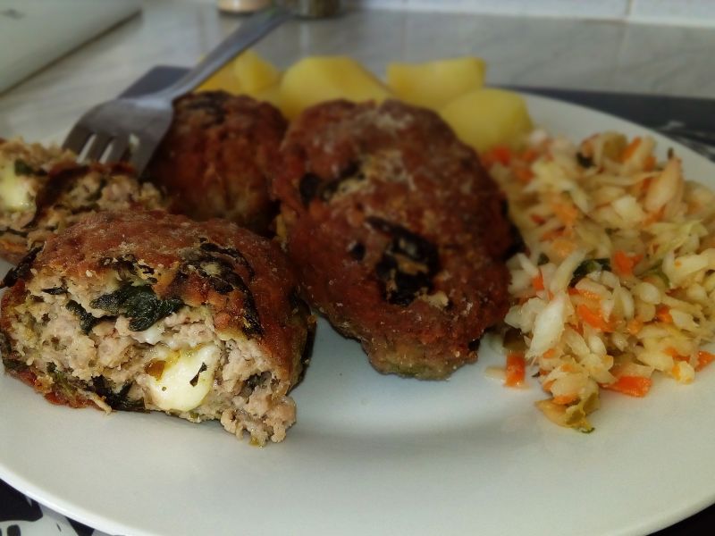 Kotleciki mielone ze szpinakiem i serem Kotleciki mielone ze szpinakiem i serem