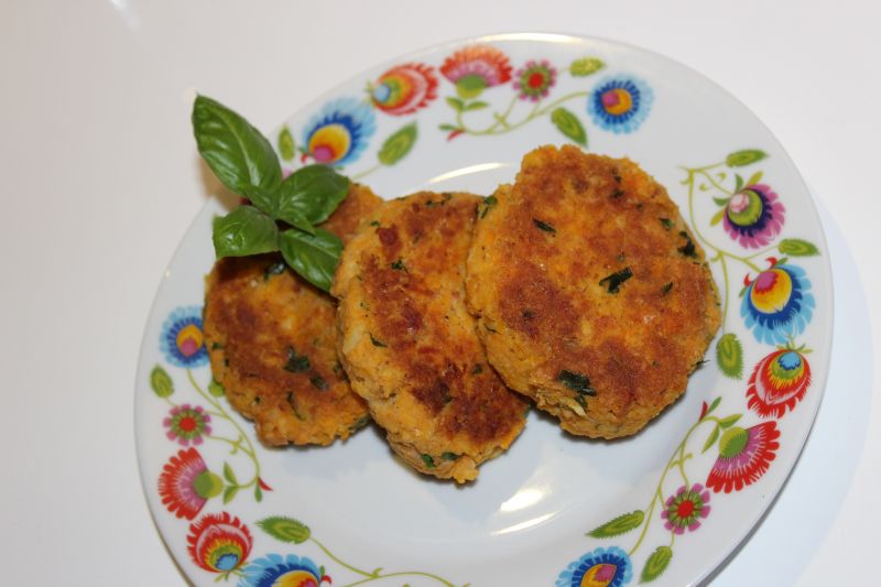 Kotleciki porosołowe z ciecierzycą