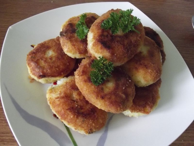 Kotleciki ryżowe z serem żółtym