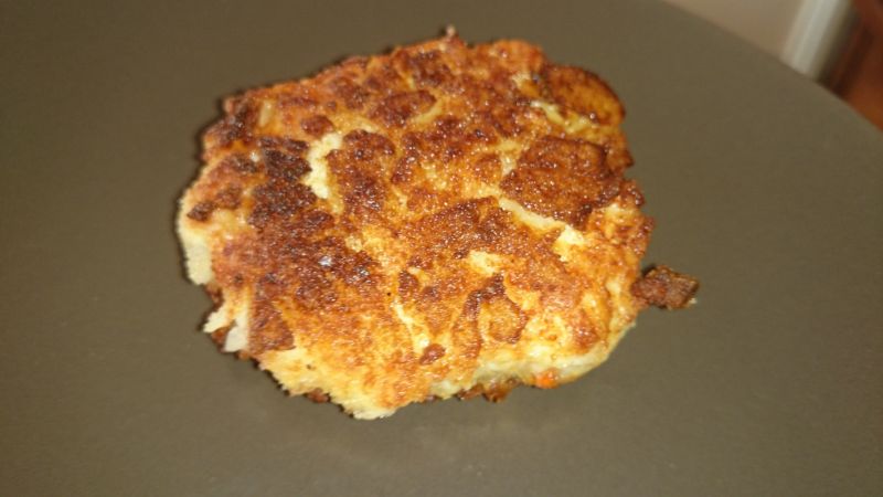 Kotleciki w panierce z frytek  Kotleciki w panierce z frytek