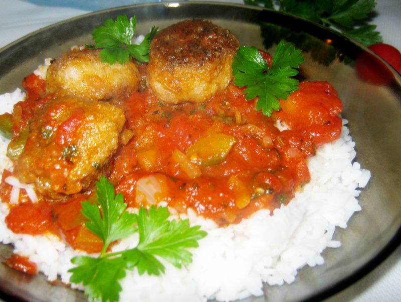 Kotleciki w pomidorowym sosie