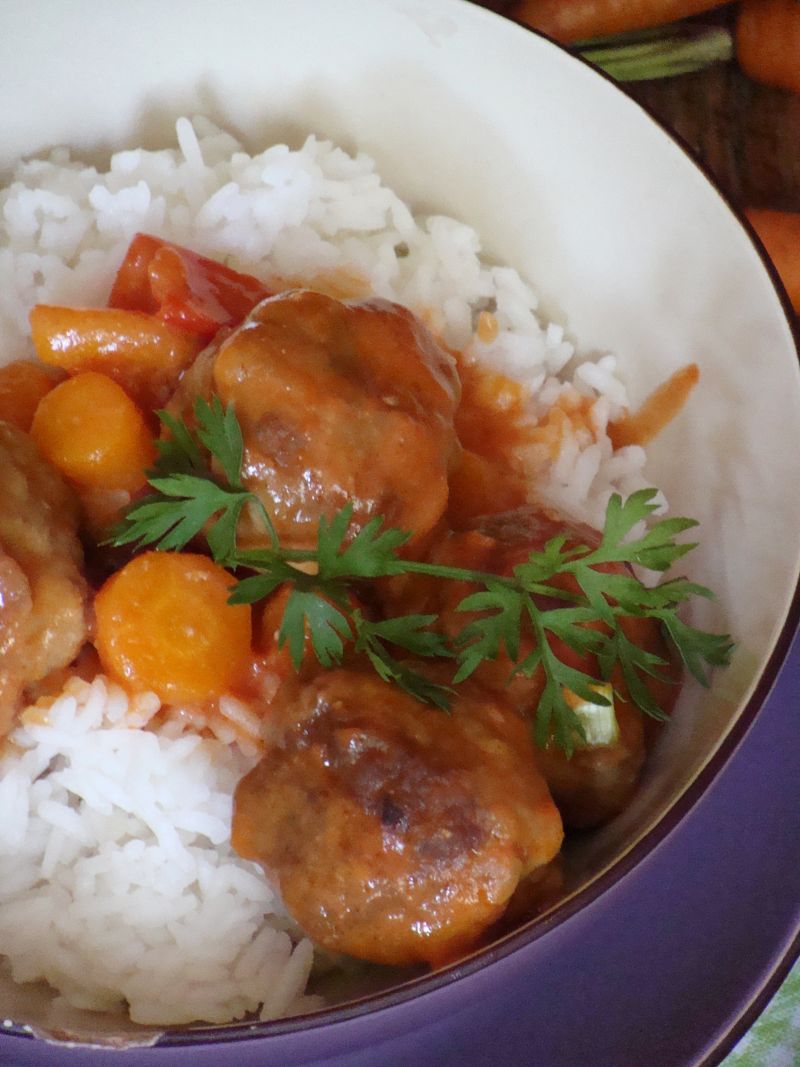 Kotleciki w sosie marchewkowo-paprykowym Kotleciki w sosie marchewkowo-paprykowym