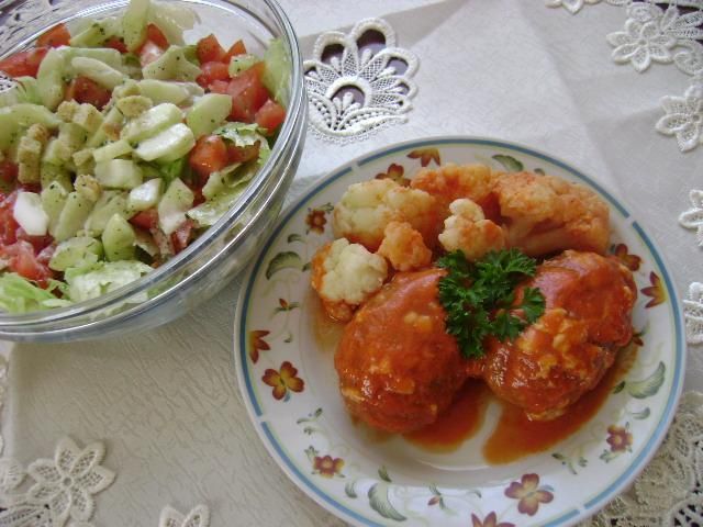 kotleciki w sosie pomidorowo-serowym  kotleciki w sosie pomidorowo-serowym