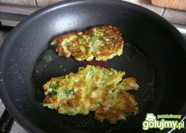 Kotleciki z brokuła i pietruszki Kotleciki z brokuła i pietruszki