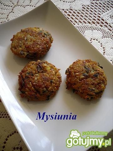 Kotleciki z cukinii i kaszy gryczanej