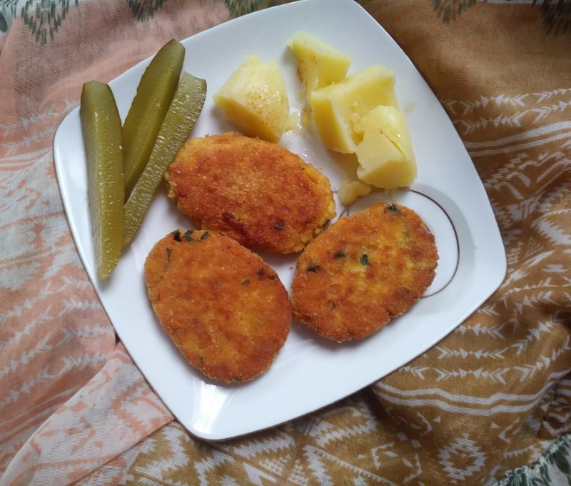 Kotleciki z cukinii z kaszą jaglaną Kotleciki z cukinii z kaszą jaglaną