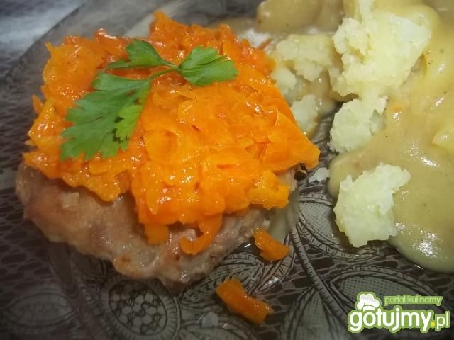 Kotleciki z duszoną marchewką Kotleciki z duszoną marchewką