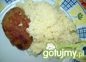 Kotleciki z fasoli i kaszy kuskus 