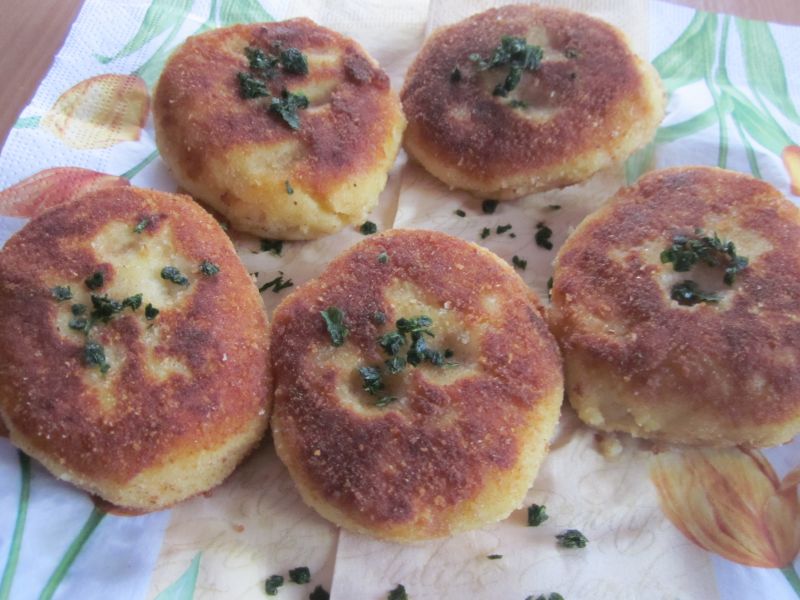 Kotleciki z gotowanych ziemniaków- do sosów