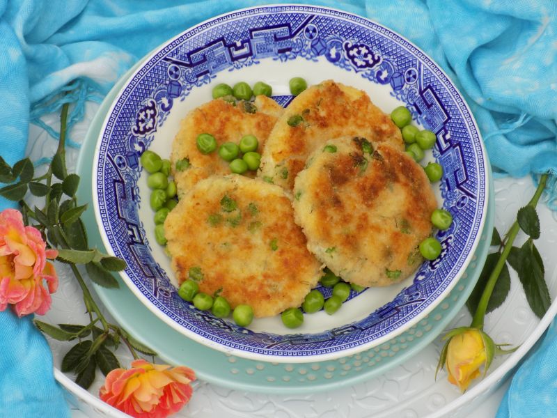 Kotleciki z kalafiora i zielonego groszku
