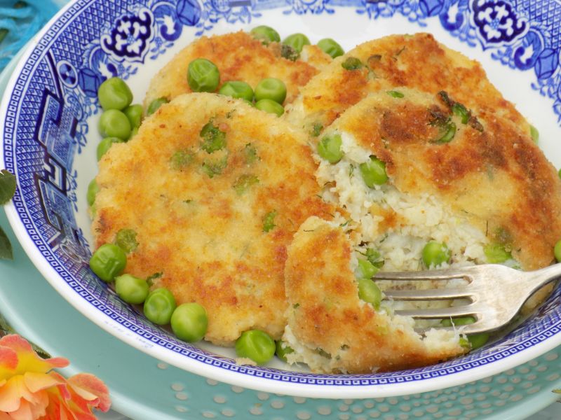 Kotleciki z kalafiora i zielonego groszku