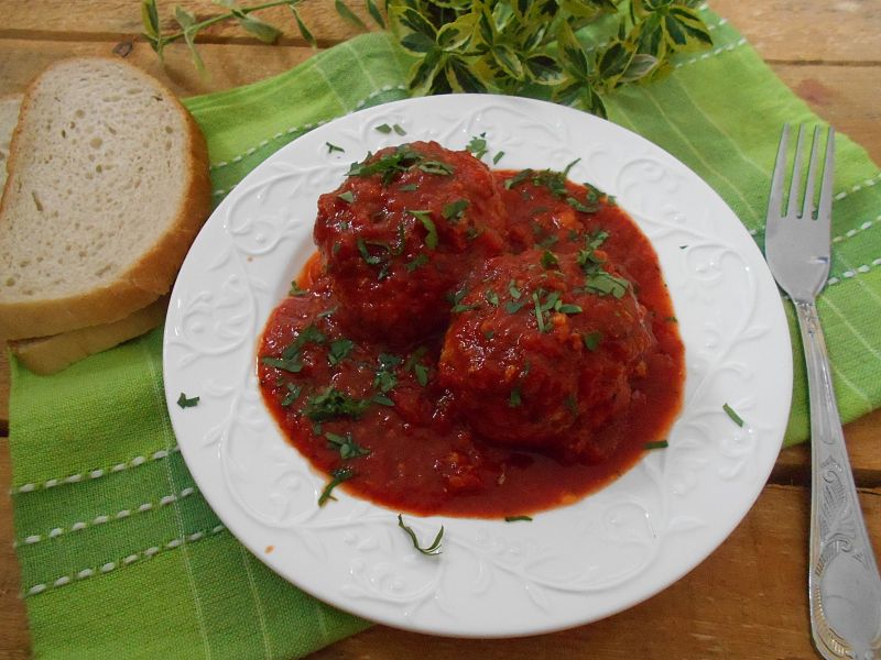 Kotleciki z kalarepką i kaszą w sosie z passaty